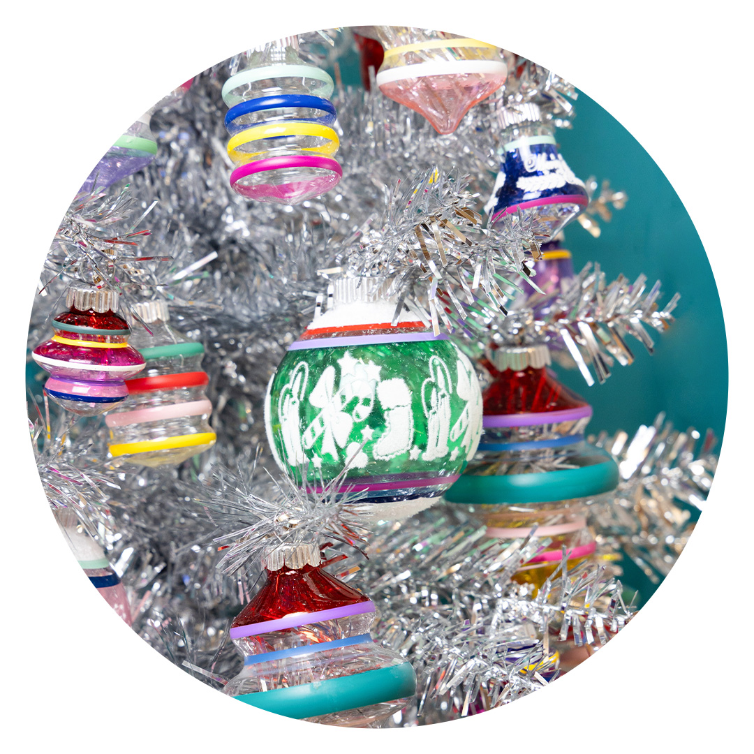 Crafted to capture the charm of vintage holiday décor, these ornaments are perfect for celebrating the holidays with style.
