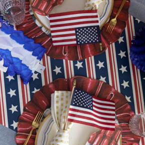 Hester and Cook combines traditions with modern living to offer gorgeous home décor, paper products, and gifts. 