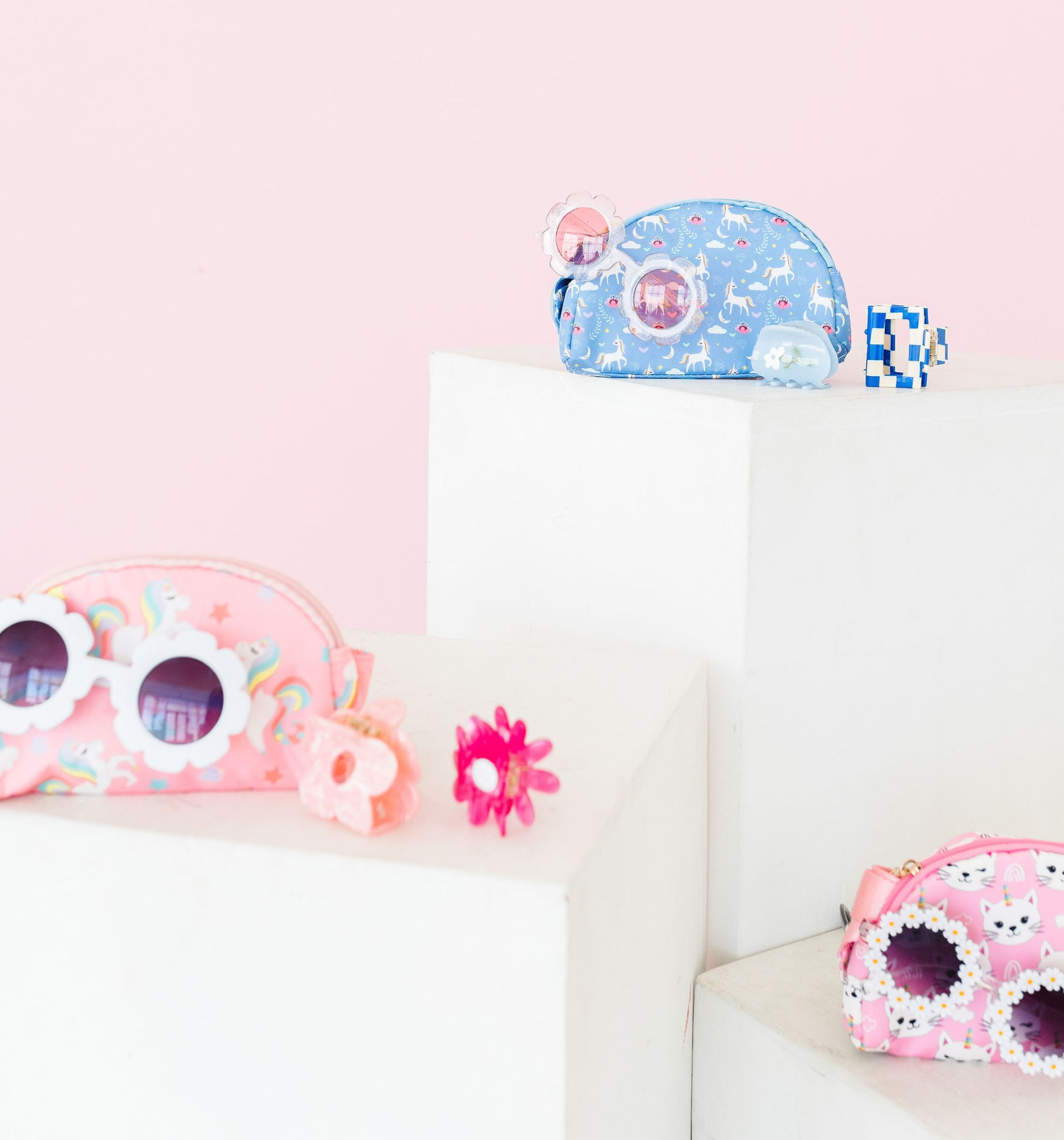 Your favorite accessories! Super cute belt bags, trendy claw clips, and adorable hair bows—perfect for adding the finishing touch to any outfit!