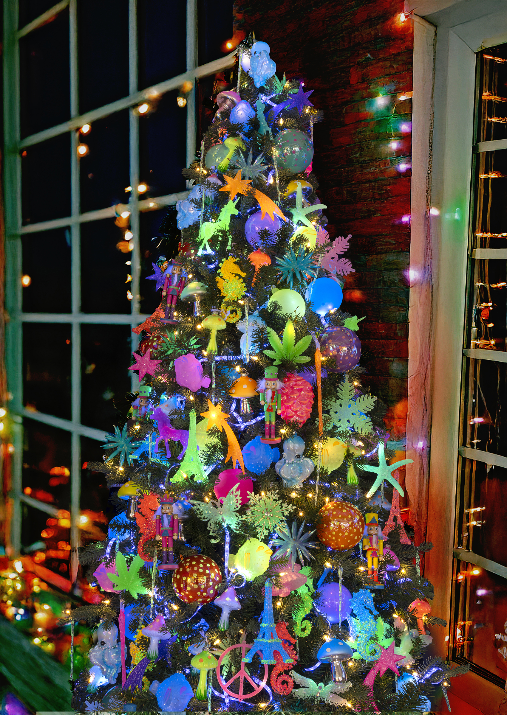 This tree comes to life when the lights go down! Decorated with glow-in-the-dark ornaments and radiant LED lights