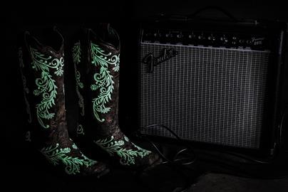 A4063 -- Glow in the Dark