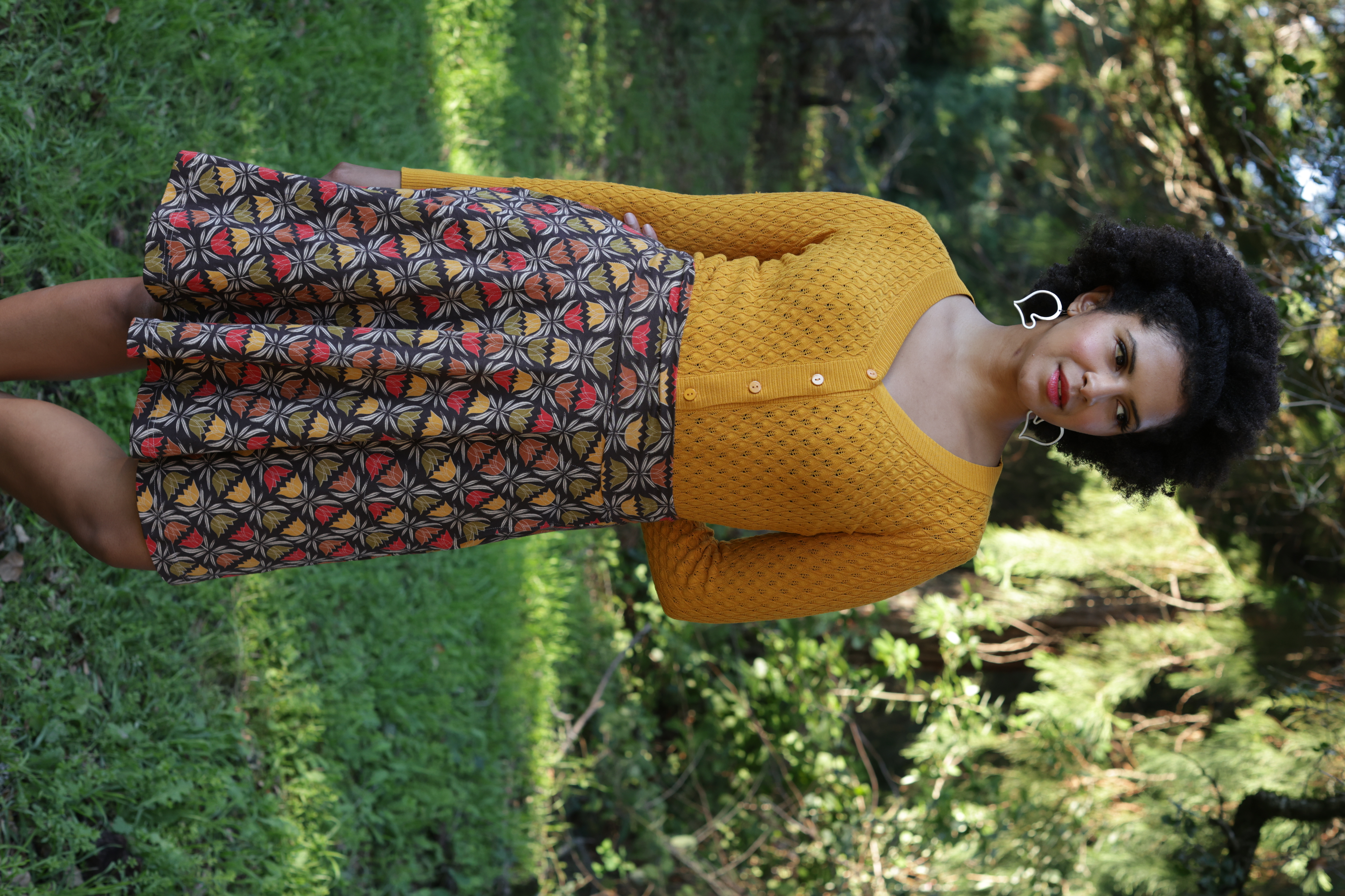 A classic skirt in a vintage tulip pattern.