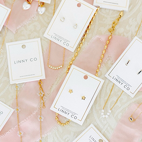 Linny Co is an accessories company that believes bold style can be effortless for everyone.