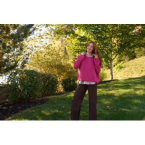 Wrap yourself in cozy luxury with our Montauk Recycled Cashmere Shaker Sweater, a timeless essential made sustainably in Italy of 100% recycled cashmere. 