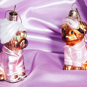 Vondels designs luxury glass Christmas decorations that bring something extra special to every occasion. 