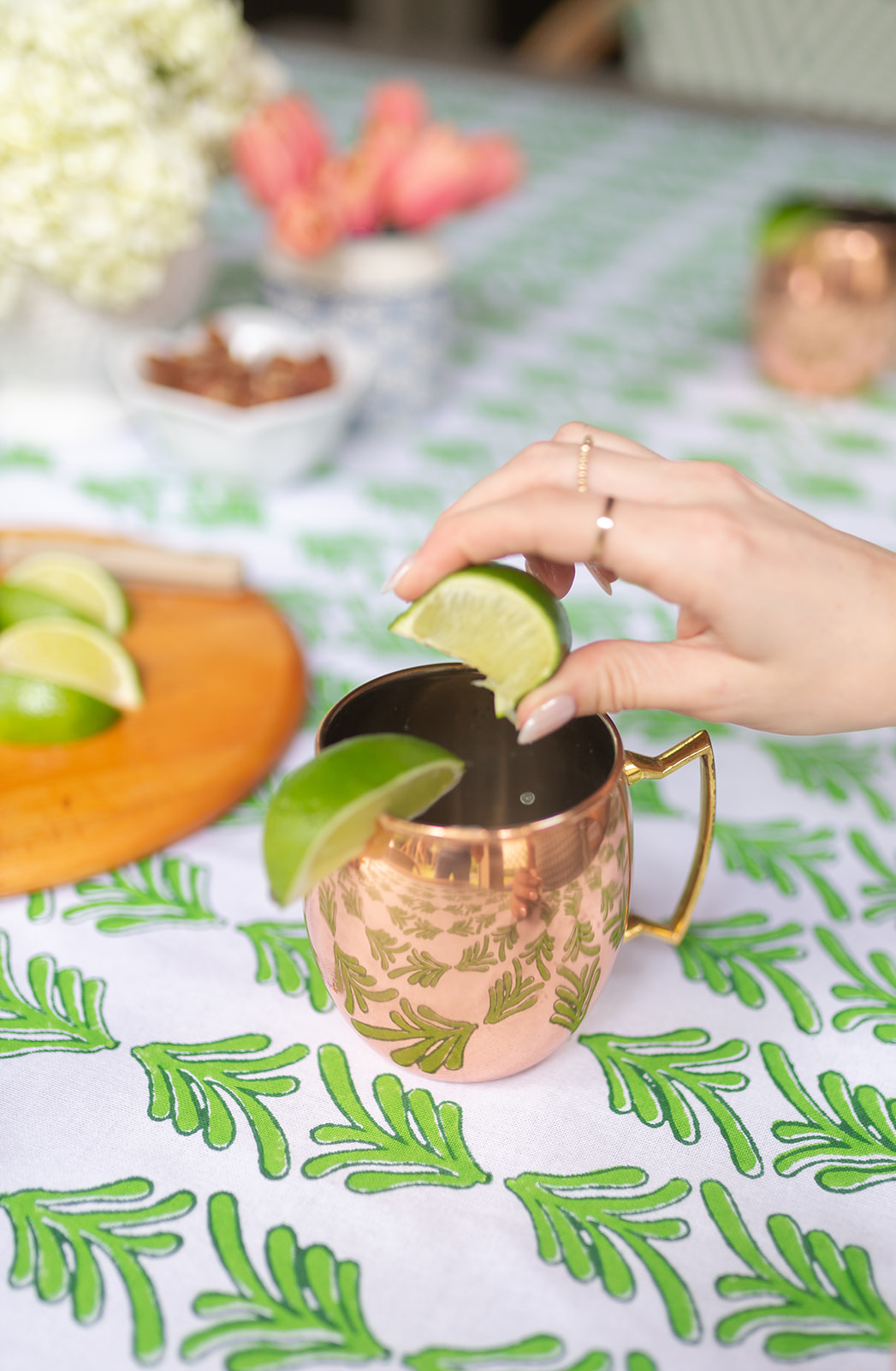 Our classic Palmetto design is used to create stunning tea towels, table linens, and napkins in 