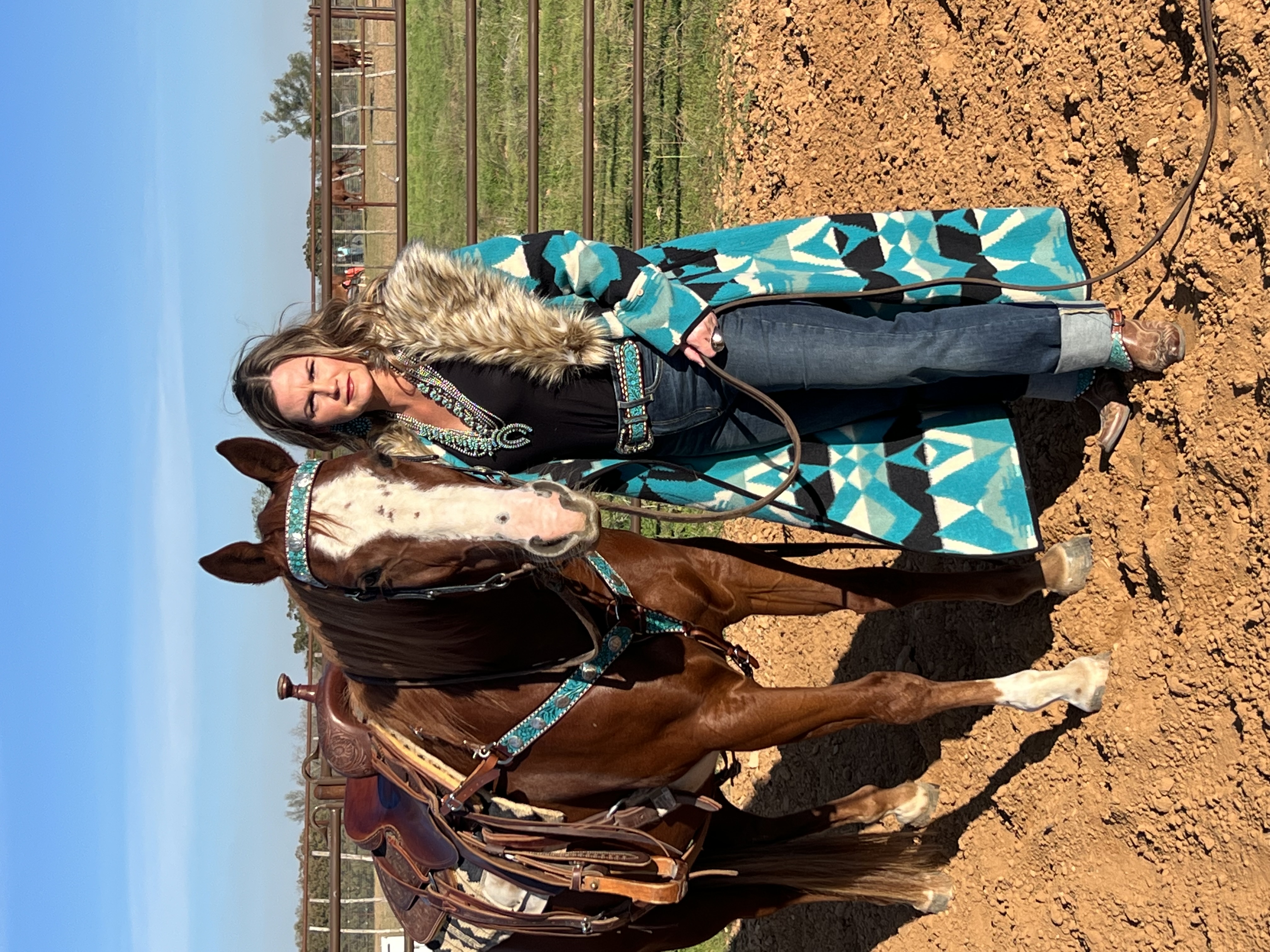 Who doesn't love Turquoise? Rafter T has the most beautiful sets for your horse!