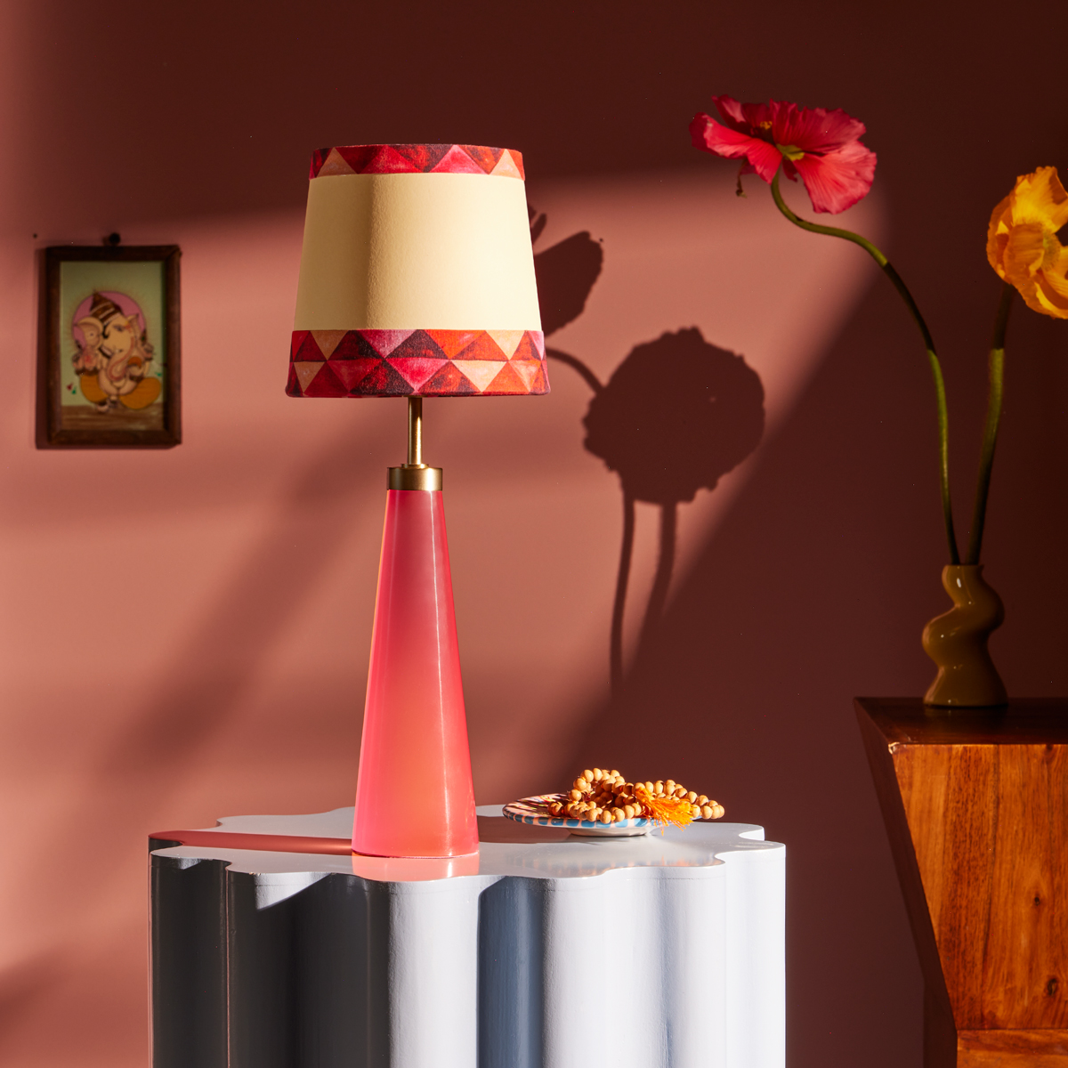 The Cueva is compact, contemporary and fun, giving just the right amount of light to lift any cave-like corner of your home or garden.