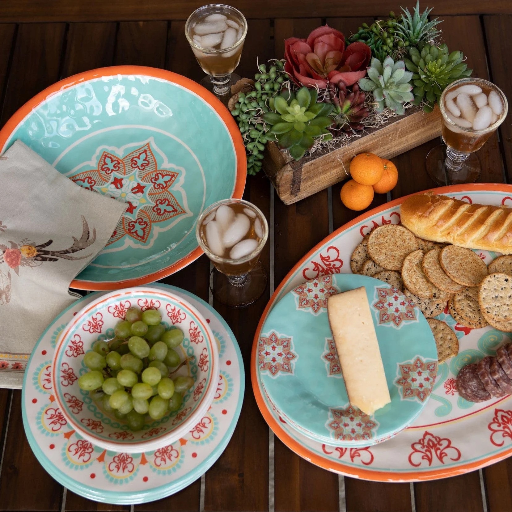 This Western Motif Melamine Dinnerware will add a pop of color to your table top.