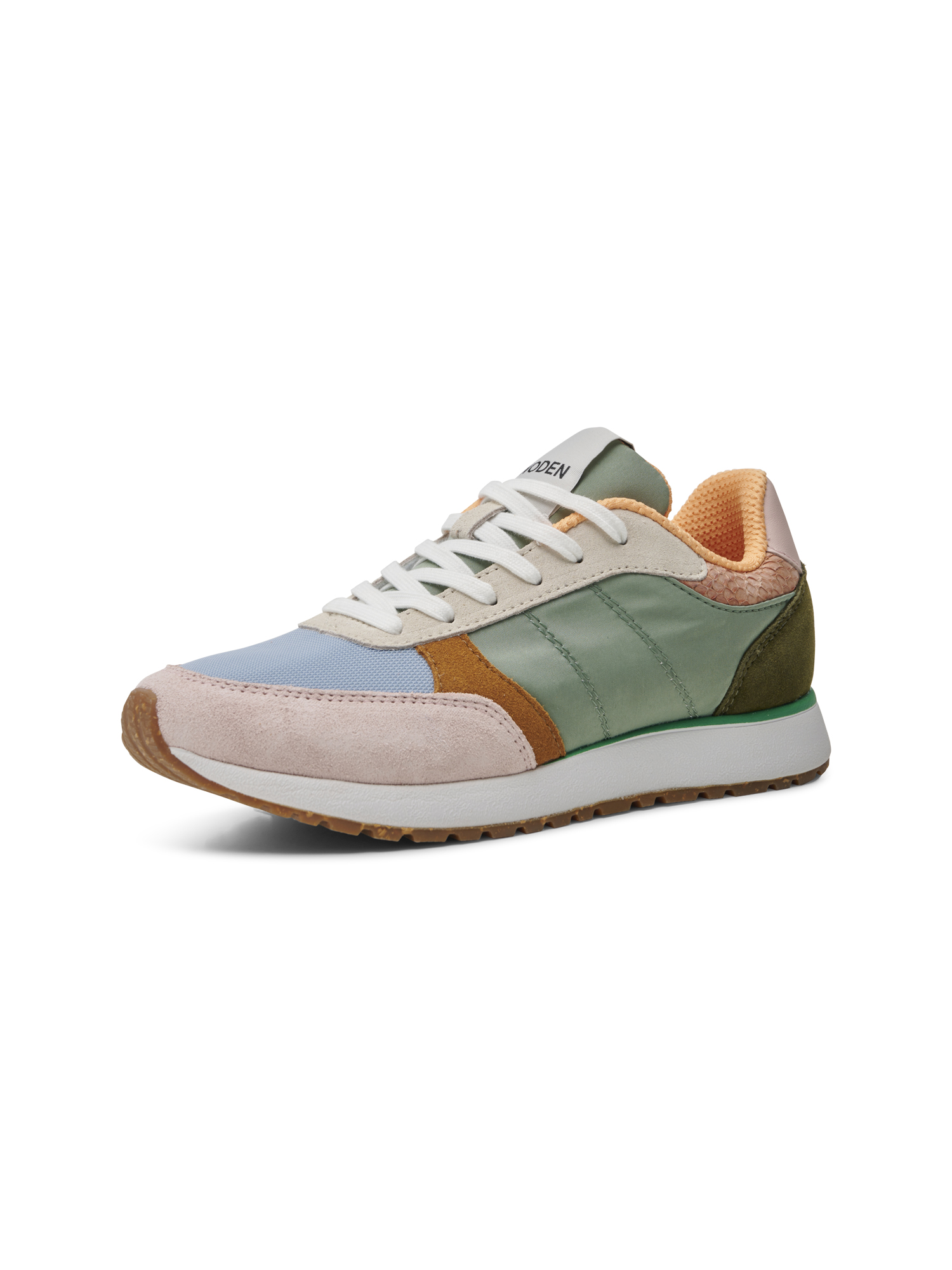 Sporty color blocked lightweight sneaker