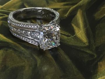 Cushion cut diamond platinum ring