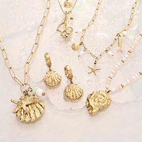 Spartina 449 brings laid-back lux with a touch of coastal flair to their fashion products.