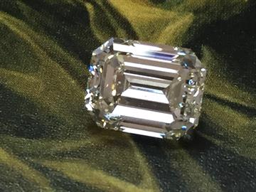 Emerald cut diamond