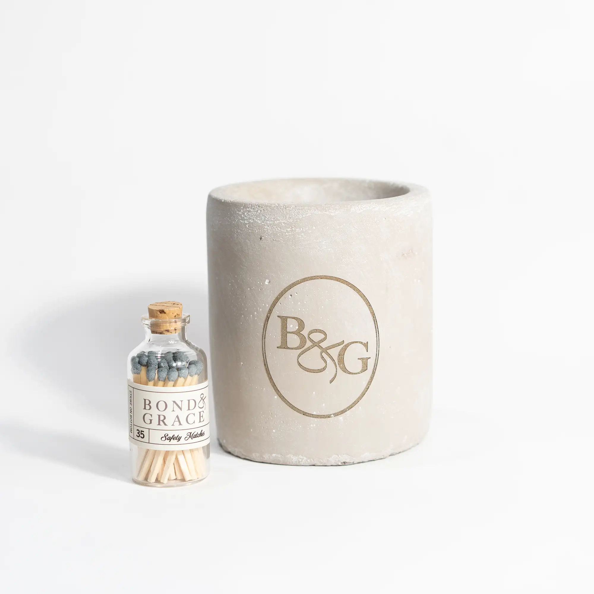 Contrasting a moody exterior with a delicate, feminine scent, this candle is perfect for dark and stormy nights. 