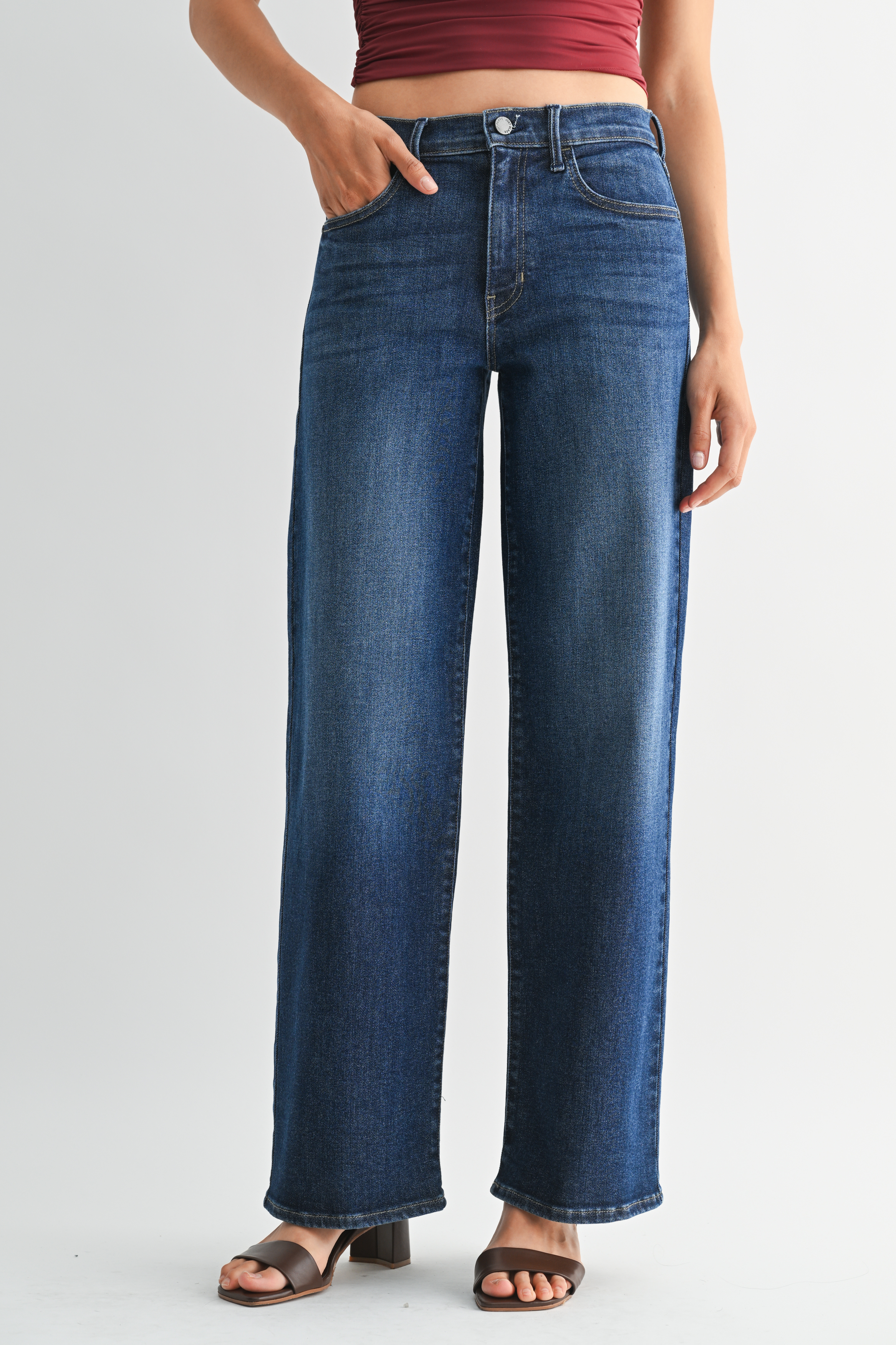 LOOSE STRAIGHT WITH REGULAR HEM