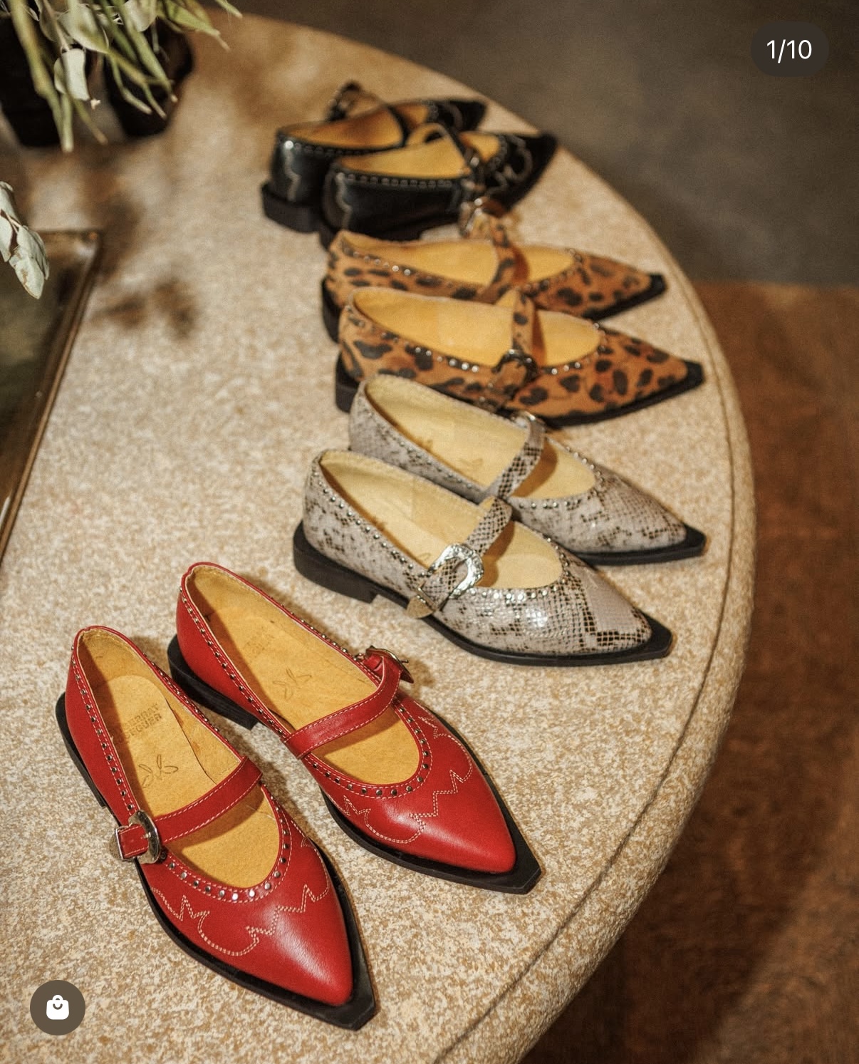 Buckle flats 