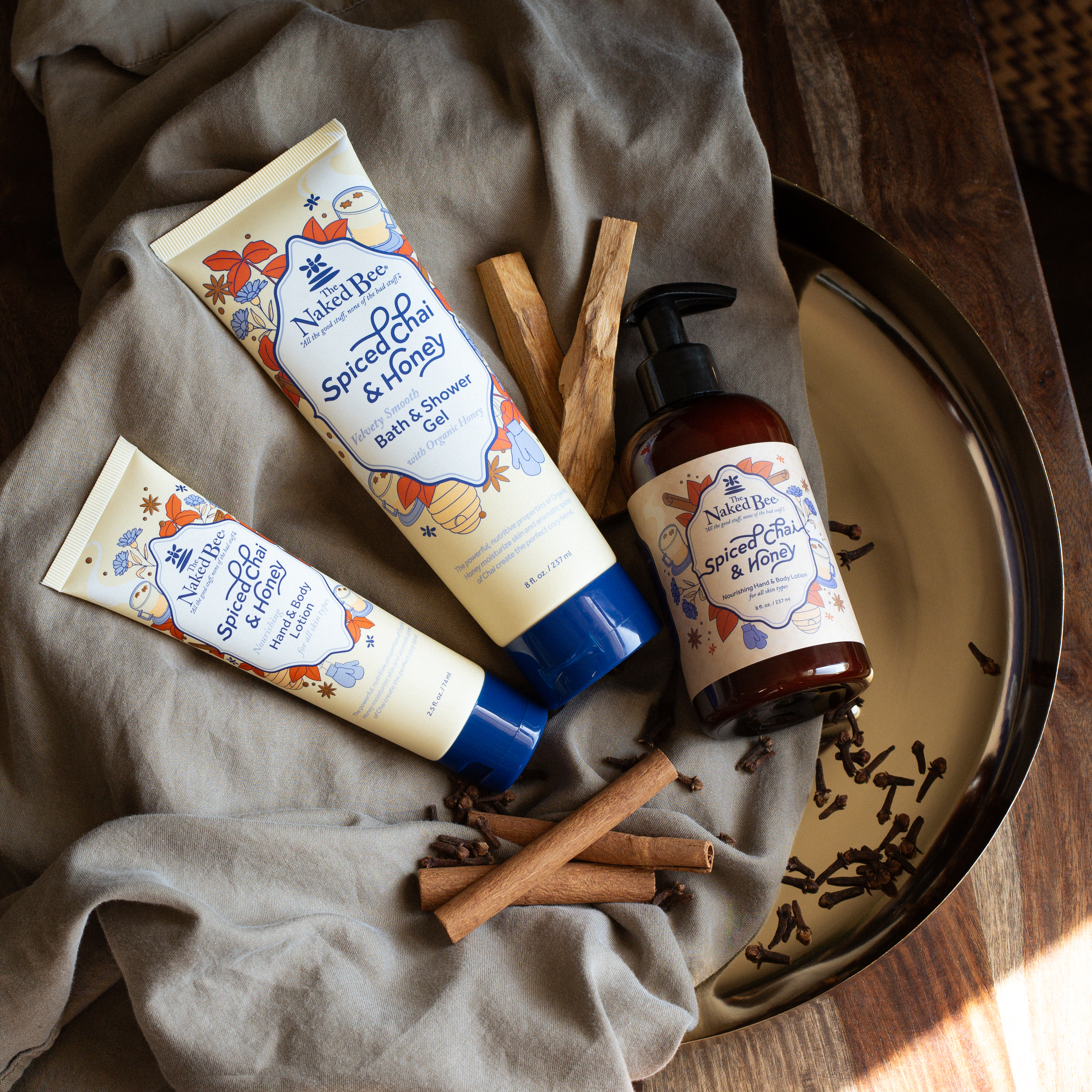 The powerful, nutritive properties of Organic Honey moisturize skin while aromatic spices of Chai create the perfect cozy blend