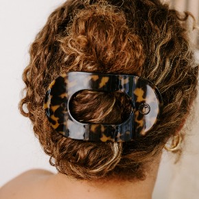 TELETIES hair clips are designed to bend, and be nearly unbreakable, while holding your hair comfortably all day long.