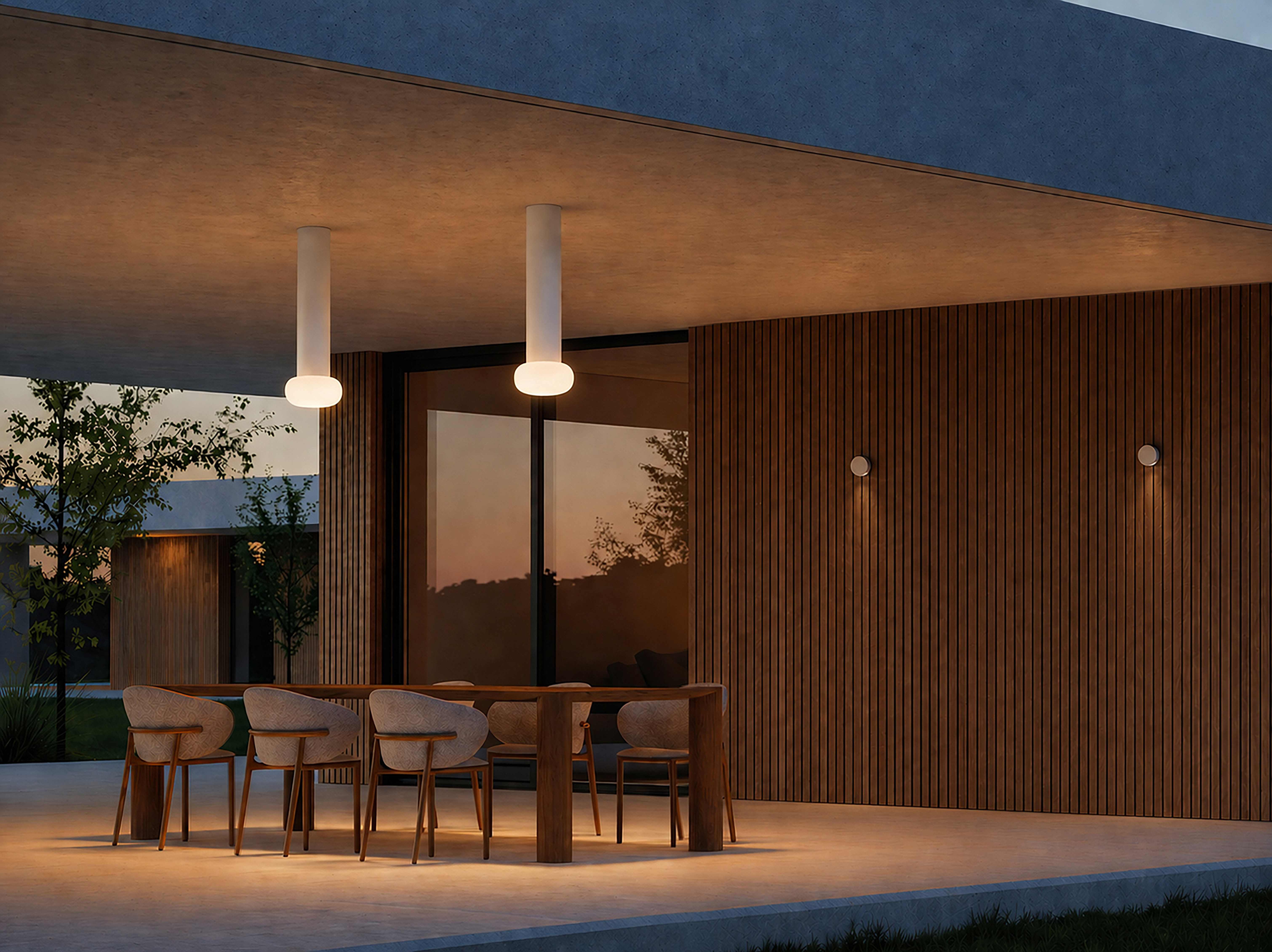 Its modular system invites personalization, extension tubes for varied proportions, a glass globe for a refined glow, and felt disks in six curated tones that soften both light and sound.
