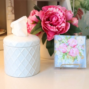 White Lattice Decorative Ceramic Tissue Vessel