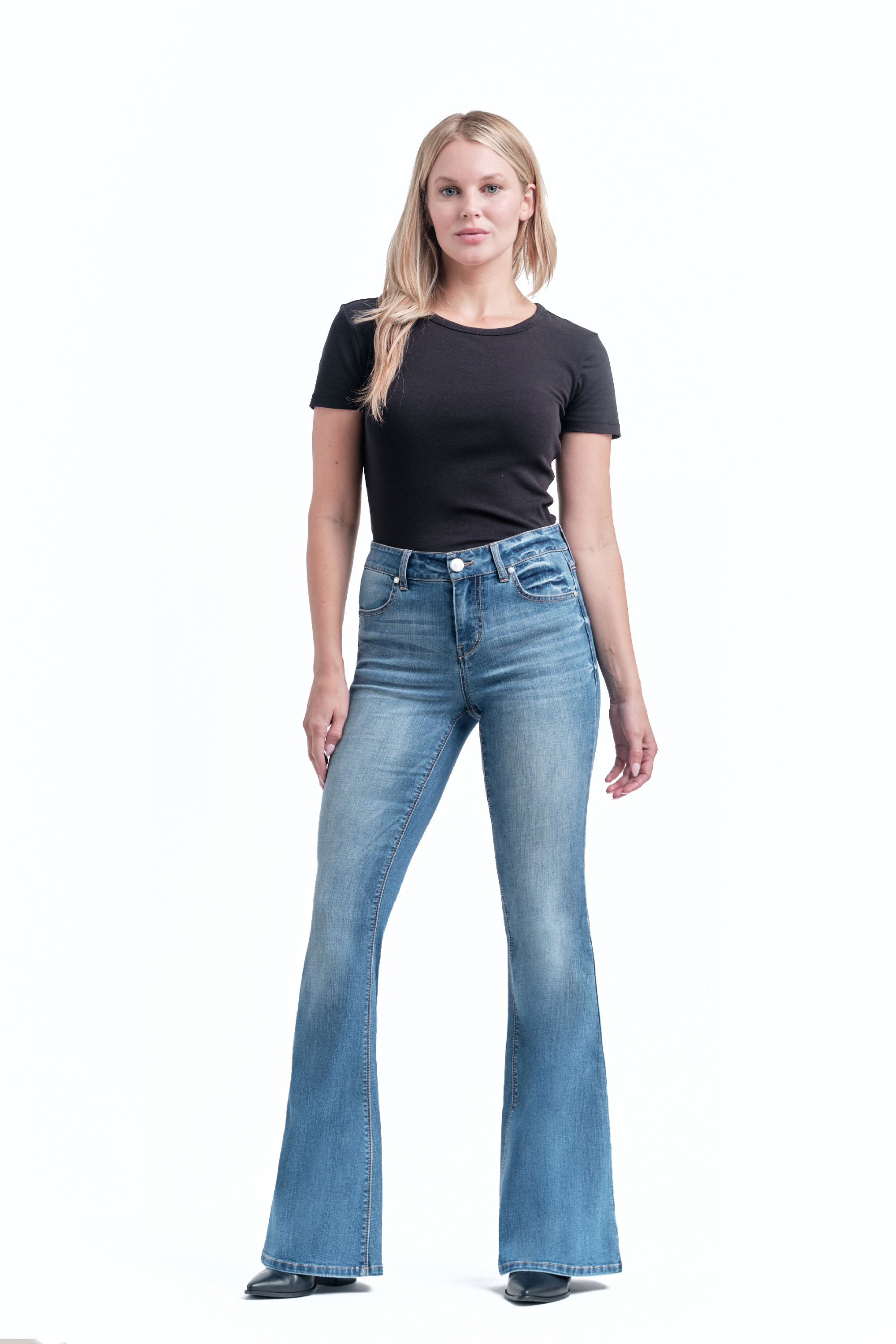 Designed to hug your curves and enhance your natural shape, this flare jean is amazing for every body shape - featured in our fan favorite wash called Jayden.